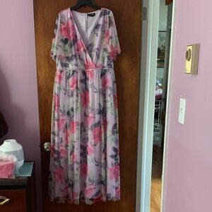 Chic Floral Maxi Dress in Pink and Purple